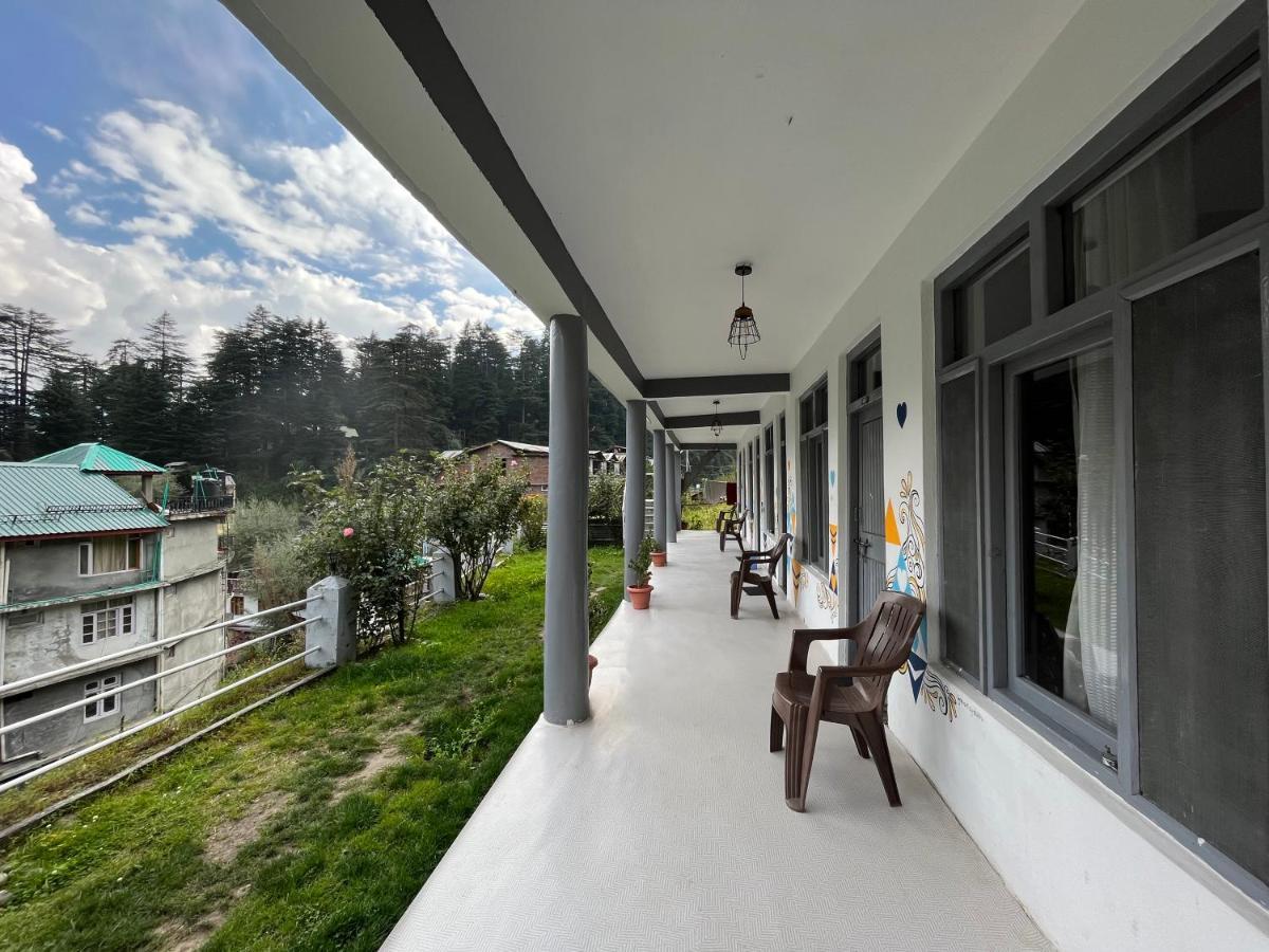 Young Monk Hostel & Cafe Old Manali Экстерьер фото