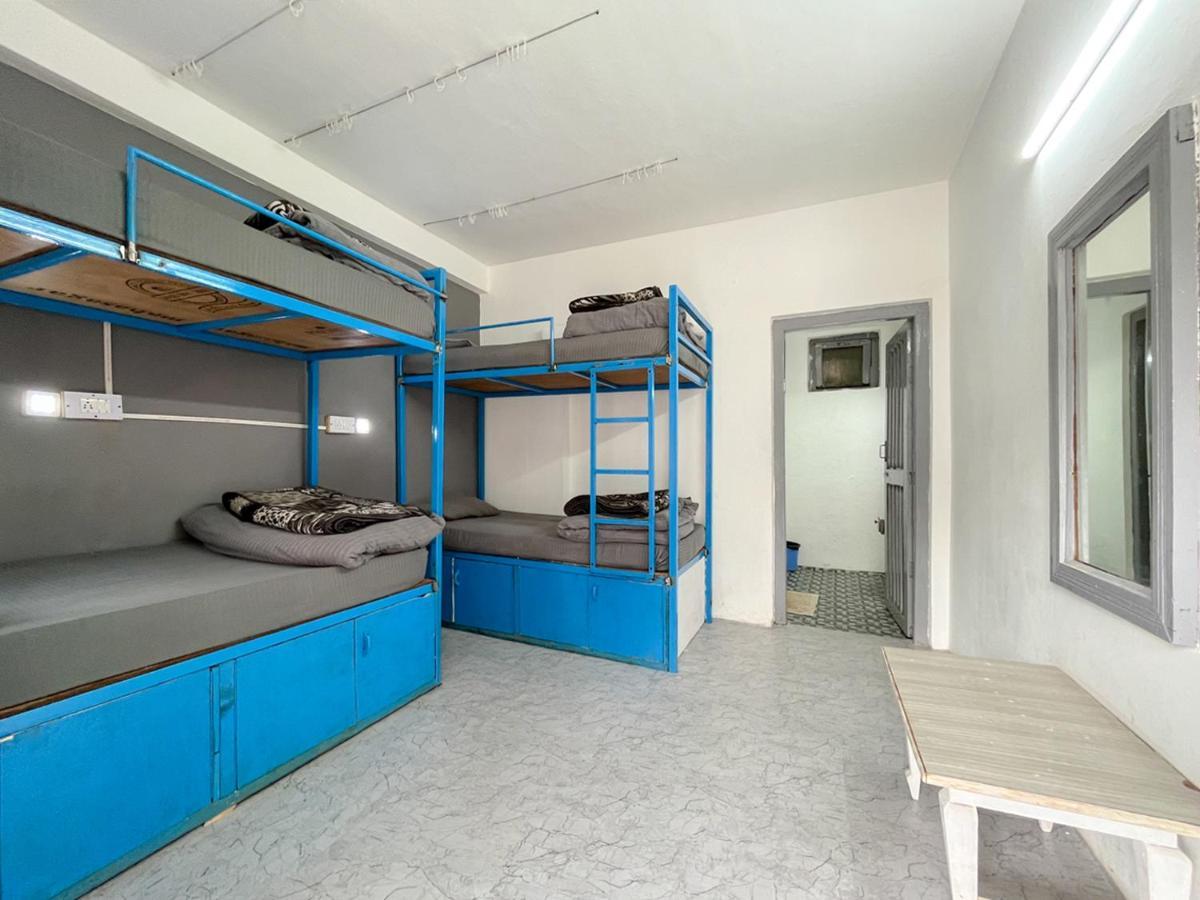 Young Monk Hostel & Cafe Old Manali Экстерьер фото