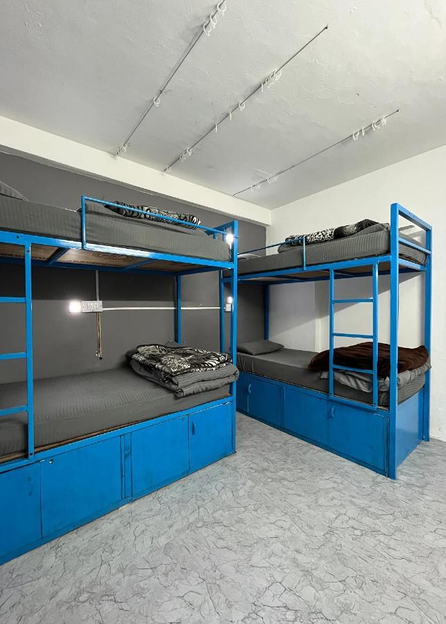 Young Monk Hostel & Cafe Old Manali Экстерьер фото